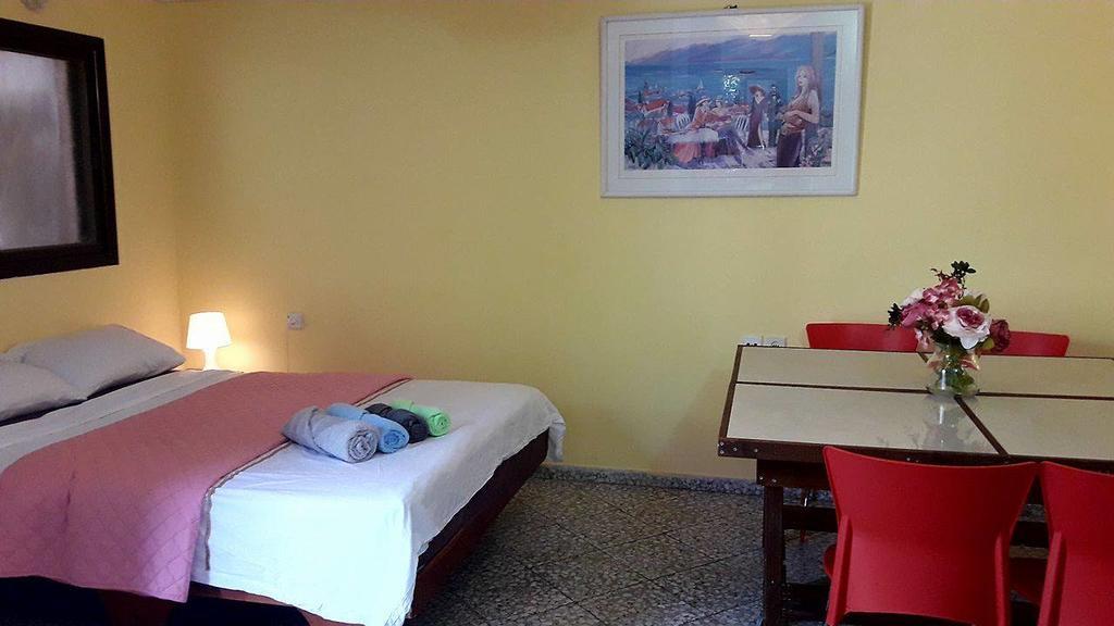 Lesanel - Guest House Арад Екстер'єр фото